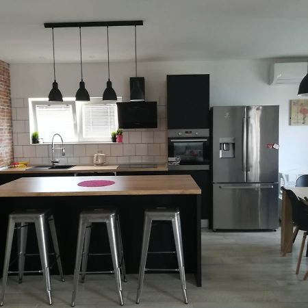 Apartmani Radic Rg Rogoznica  Exteriör bild