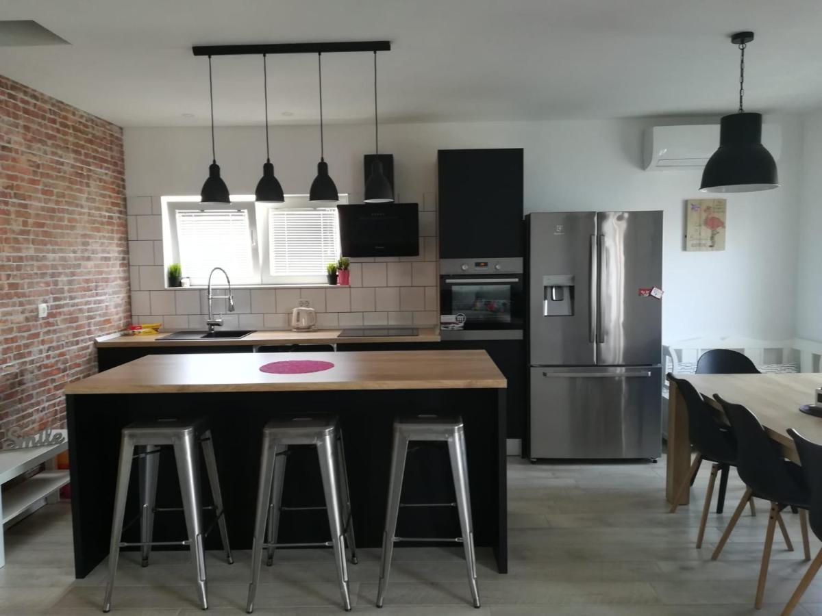 Apartmani Radic Rg Rogoznica  Exteriör bild