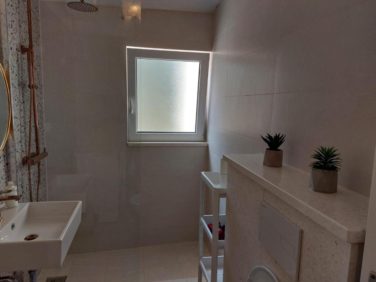 Apartmani Radic Rg Rogoznica  Exteriör bild
