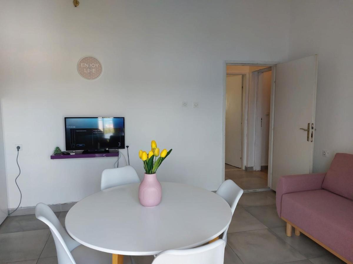 Apartmani Radic Rg Rogoznica  Exteriör bild