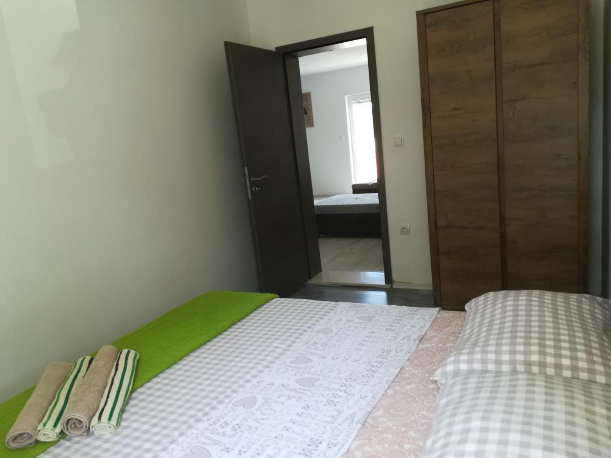 Apartmani Radic Rg Rogoznica  Exteriör bild