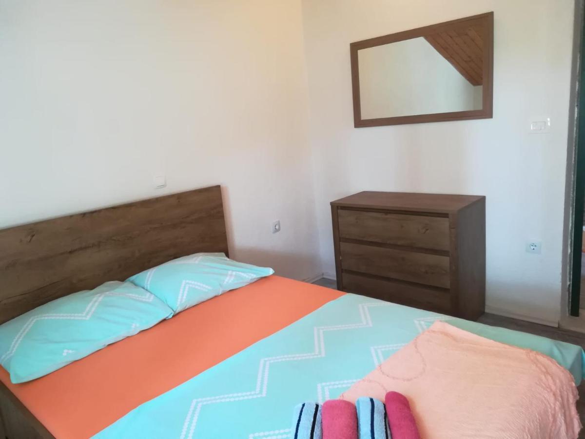 Apartmani Radic Rg Rogoznica  Exteriör bild