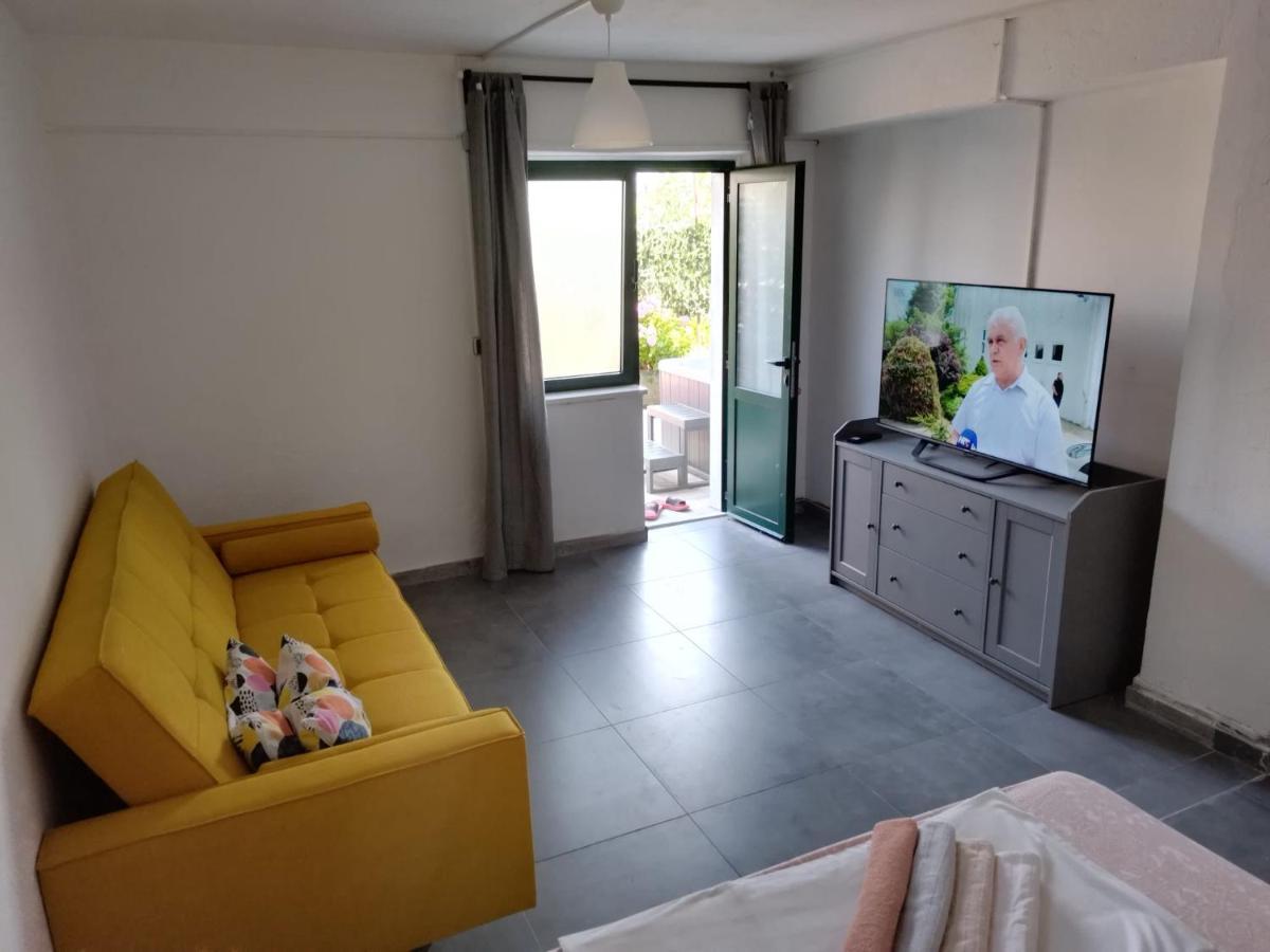 Apartmani Radic Rg Rogoznica  Exteriör bild