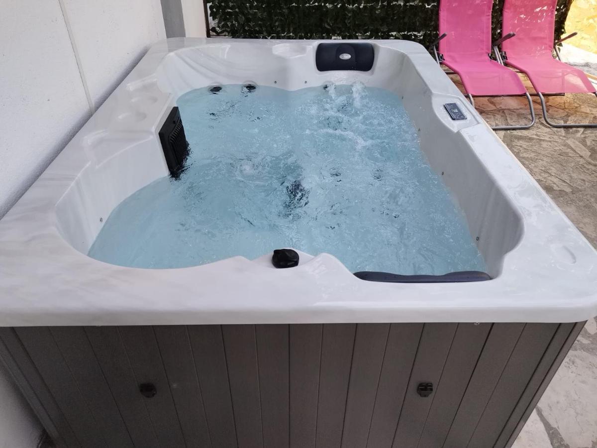 Apartmani Radic Rg Rogoznica  Exteriör bild